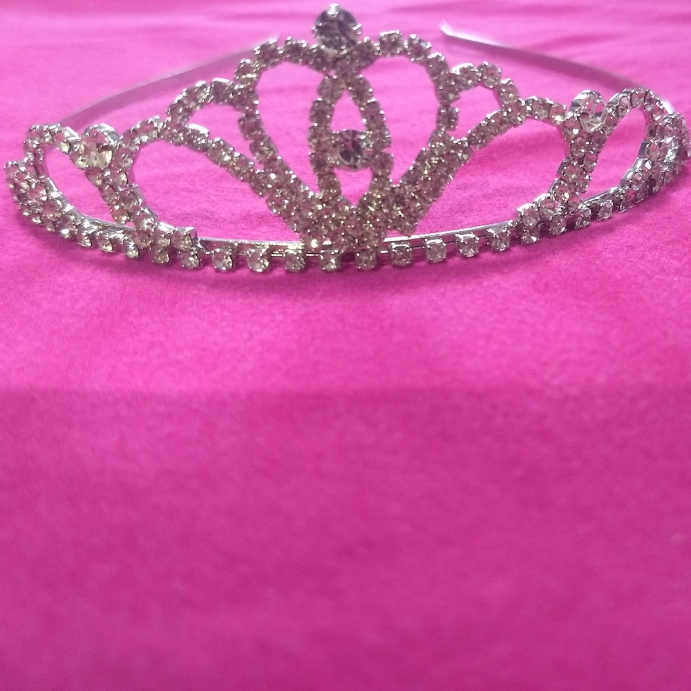 Diamond Tiara - Picture 3 of 3